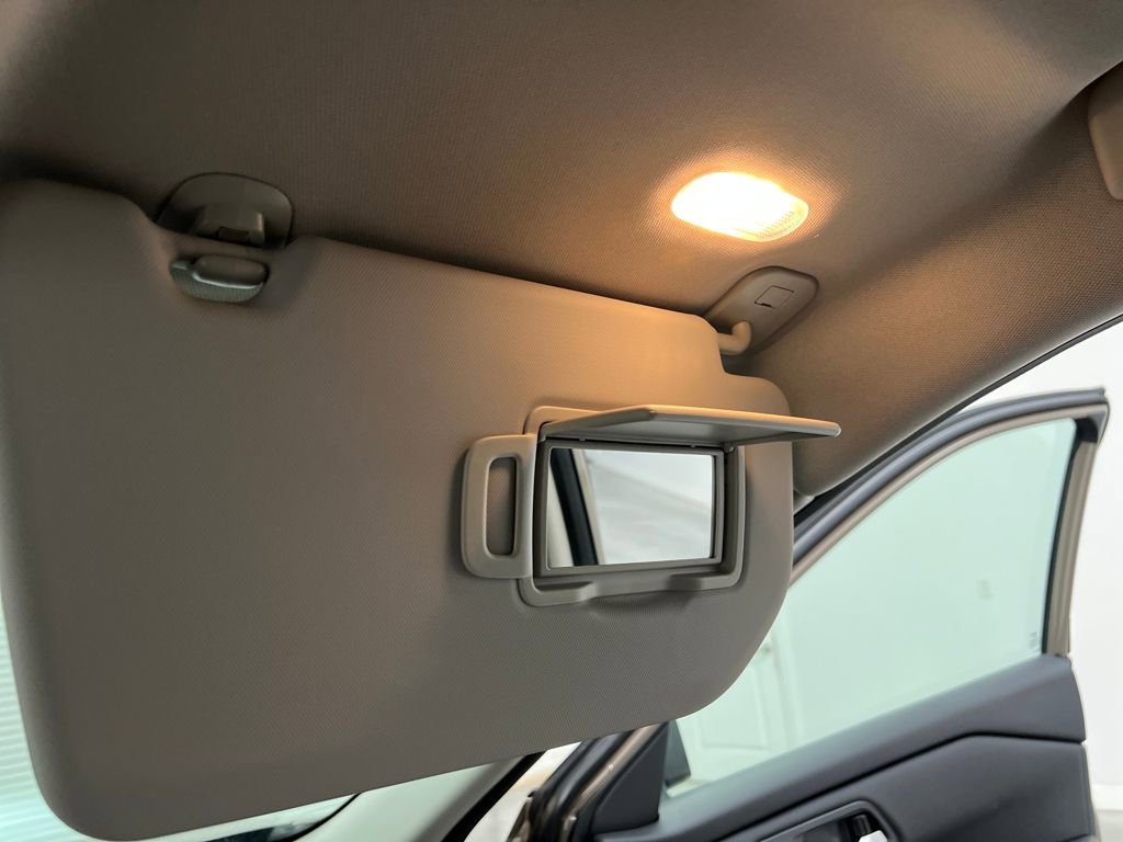 Used 2025 Nissan Rogue SV image 60