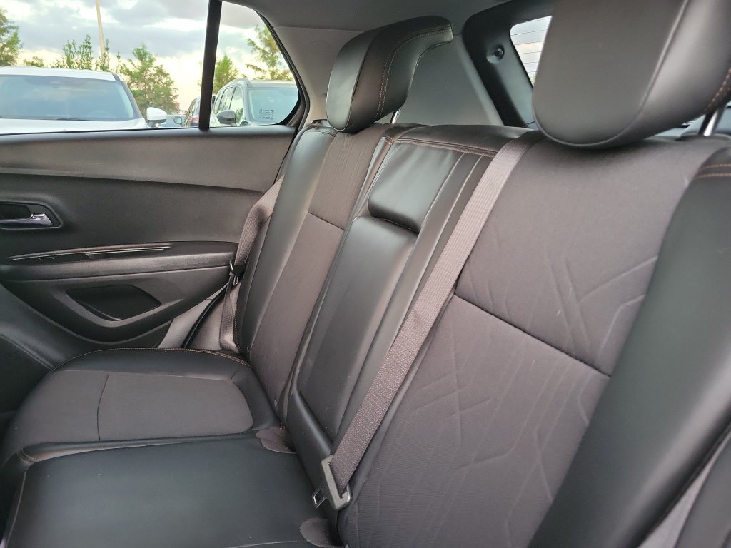 Used 2019 Chevrolet Trax LT w/ LT Convenience Package AWD/4WD image 11