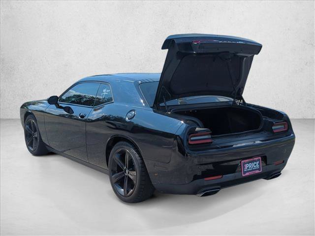 Used 2016 Dodge Challenger R/T RWD image 10