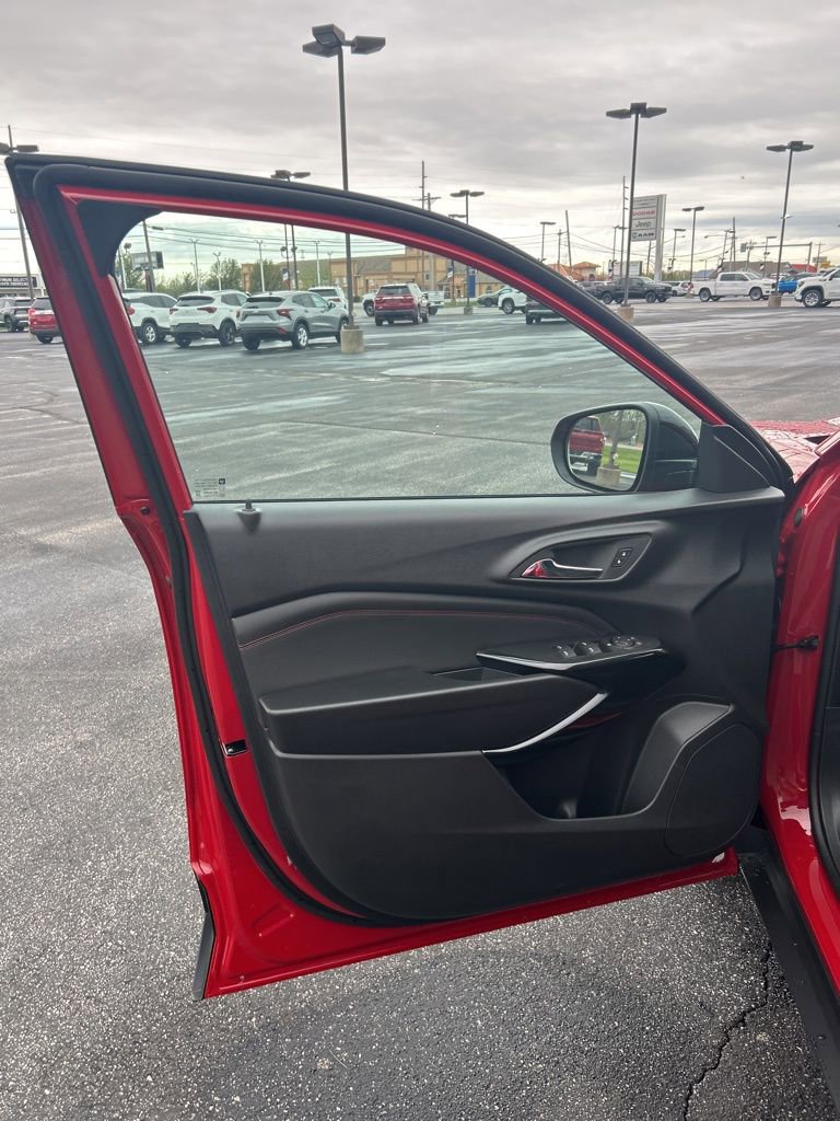 New 2026 Chevrolet Trax RS w/ Sunroof Package FWD image 27