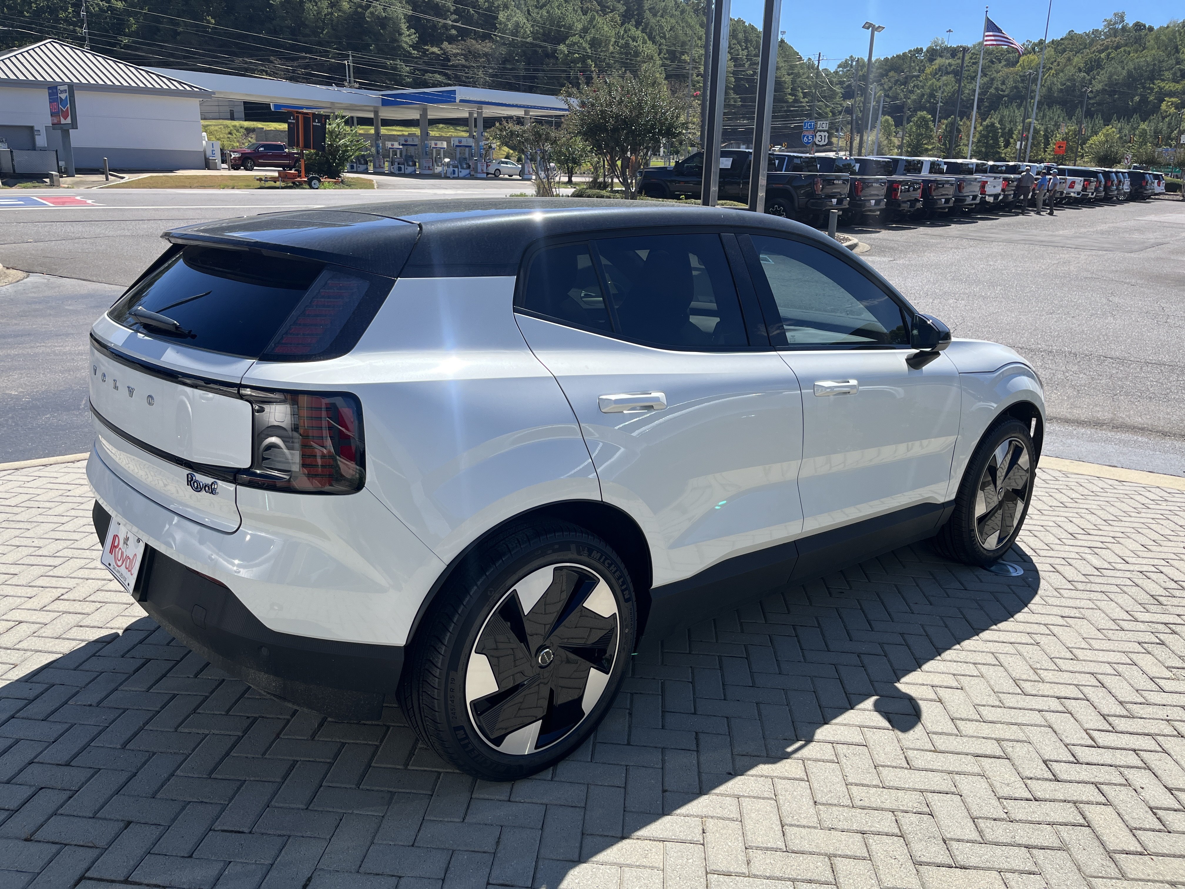 New 2026 Volvo EX30 Plus w/ Protection Package Premier AWD/4WD image 5