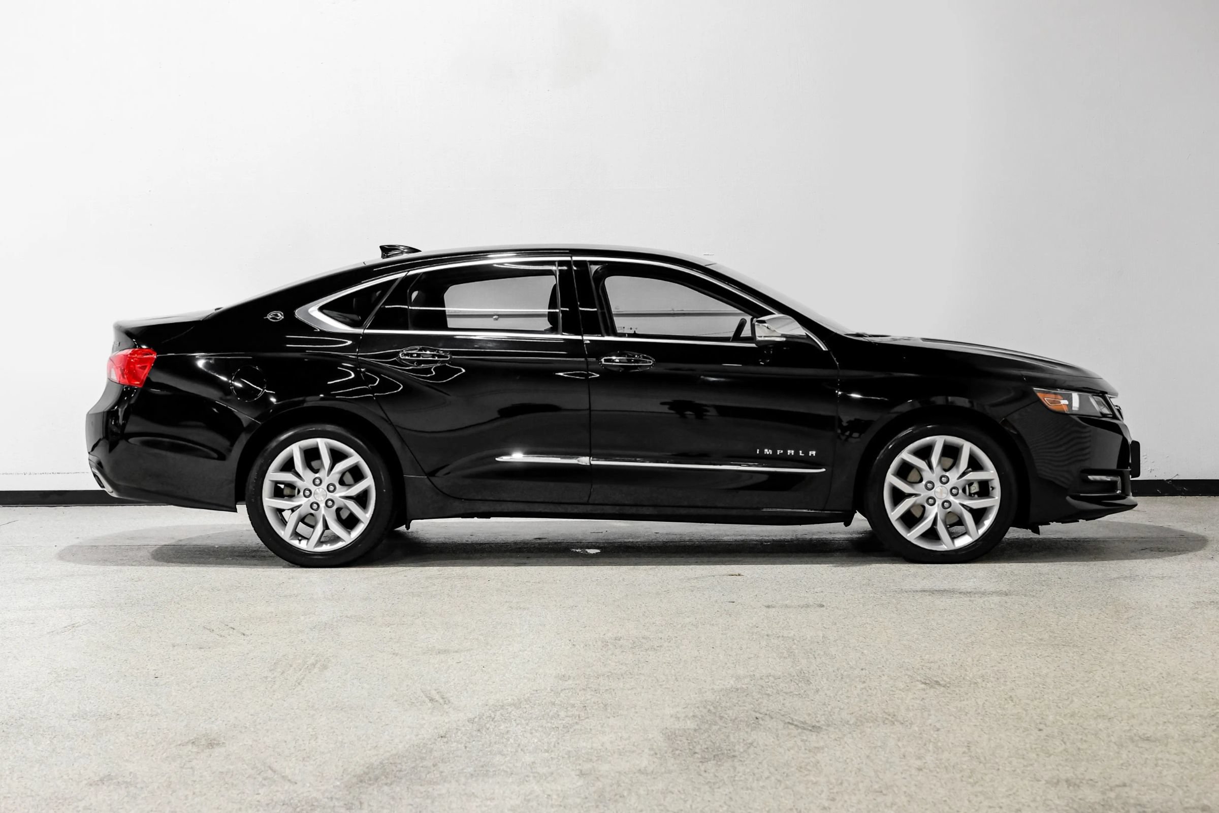 Used 2017 Chevrolet Impala Premier FWD image 5