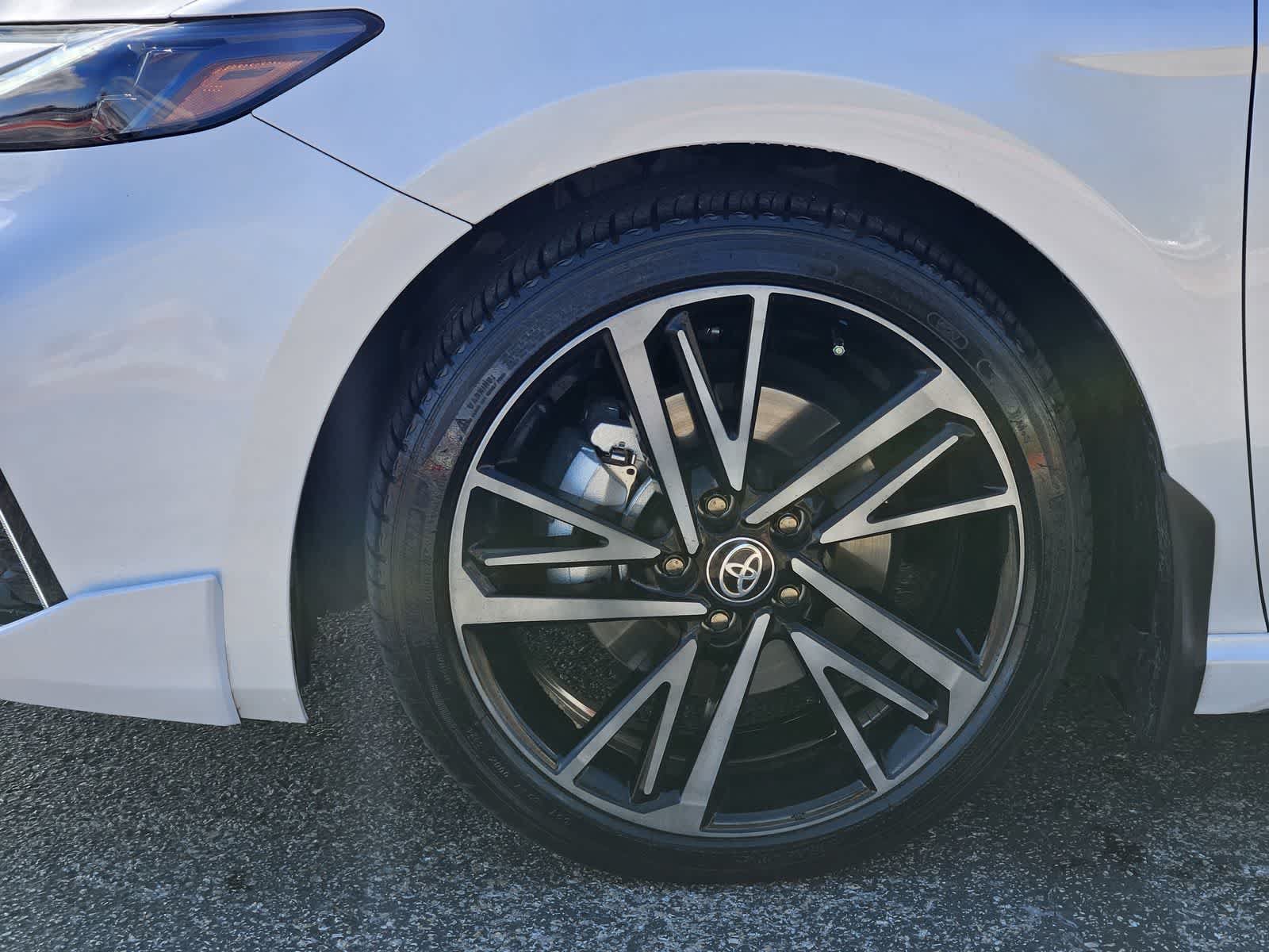 Used 2025 Toyota Camry XSE FWD image 9