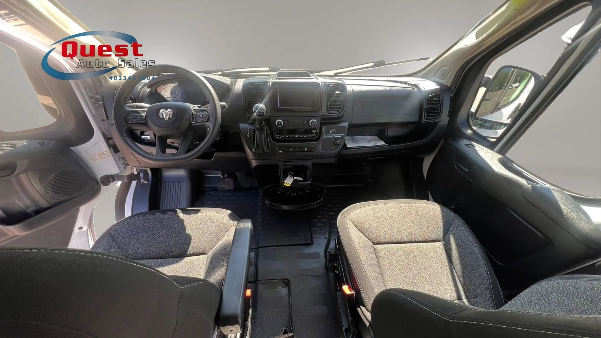 Used 2025 RAM ProMaster 2500 w/ Convenience Group FWD image 17