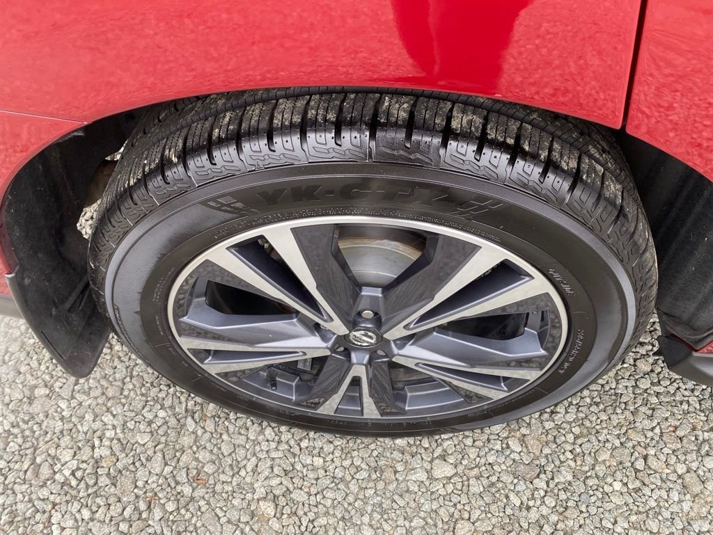 Used 2020 Nissan Pathfinder Platinum w/ Cargo Package image 26