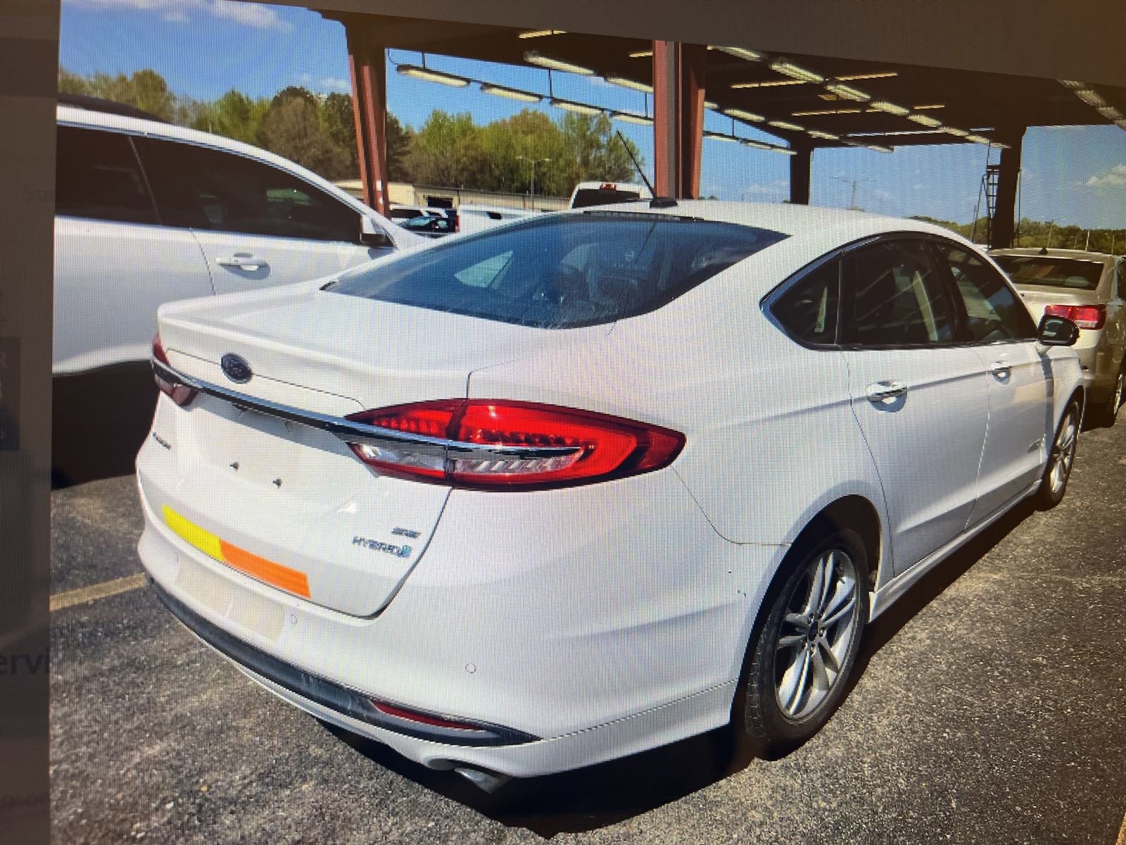 Used 2018 Ford Fusion SE w/ Equipment Group 602A FWD image 2