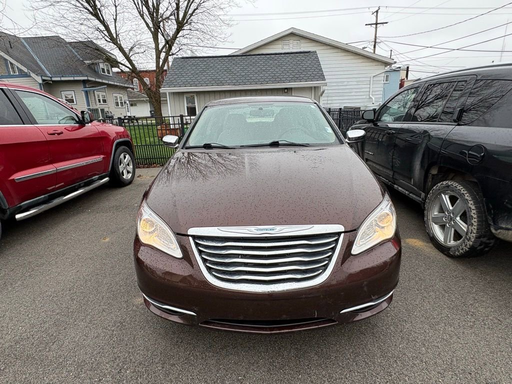 Used 2013 Chrysler 200 Limited image 6