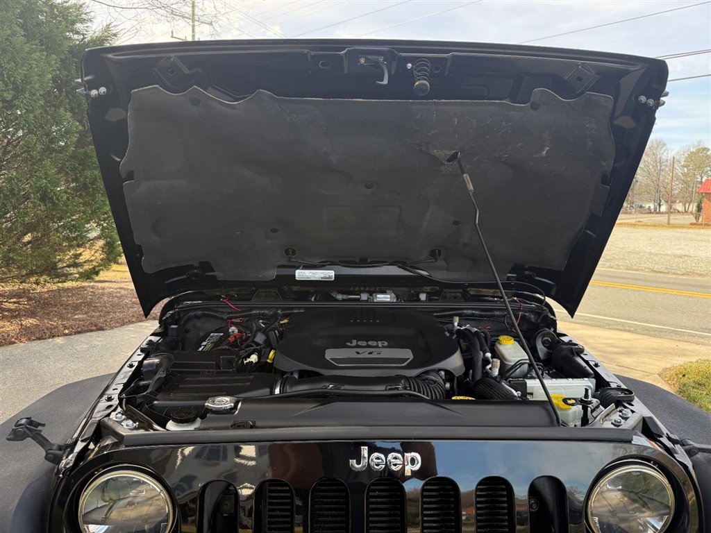 Used 2015 Jeep Wrangler Unlimited Rubicon w/ Dual Top Group image 67