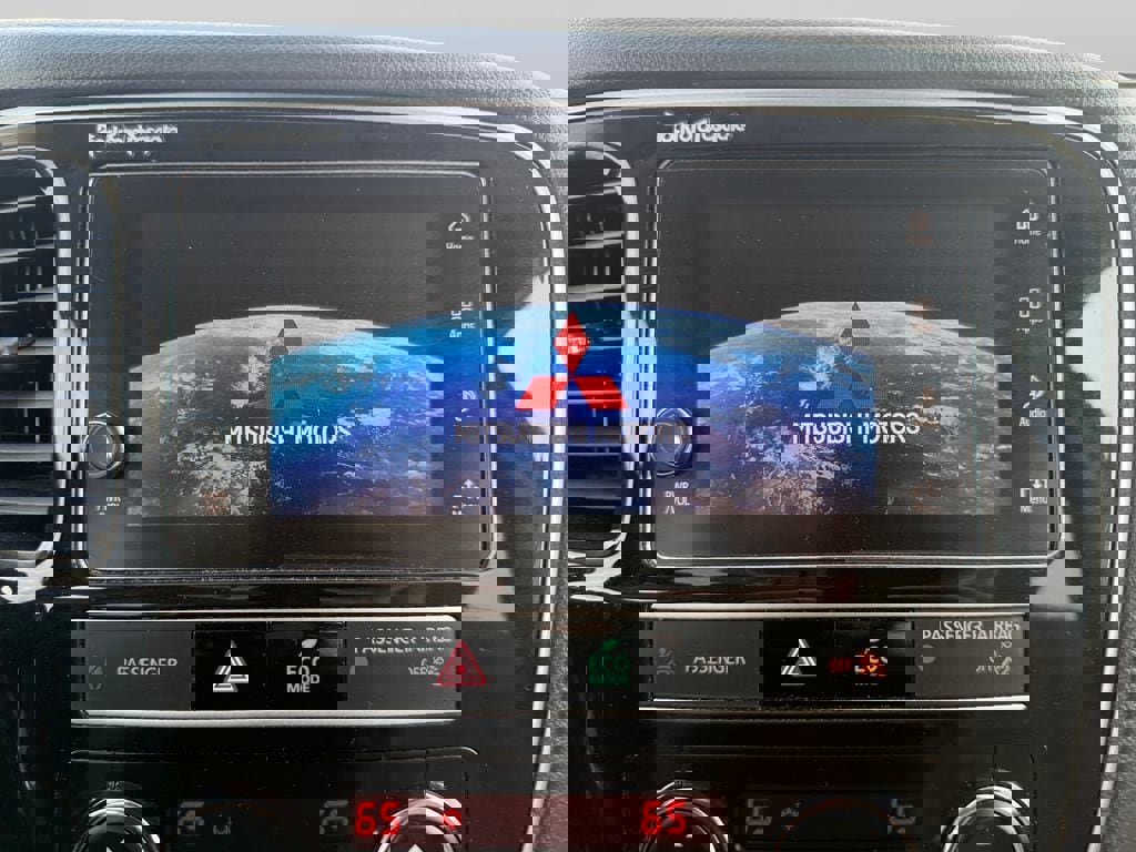 Used 2019 Mitsubishi Outlander GT AWD/4WD image 23