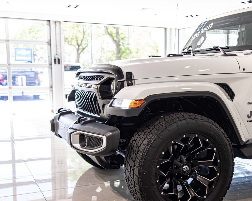 Used 2021 Jeep Wrangler Unlimited Sahara w/ Safety Group AWD/4WD image 4