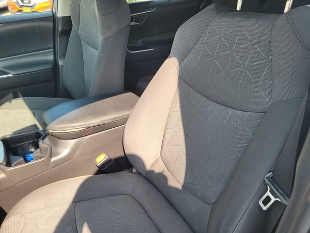 Used 2021 Toyota RAV4 XLE w/ XLE Grade Weather Package FWD image 13