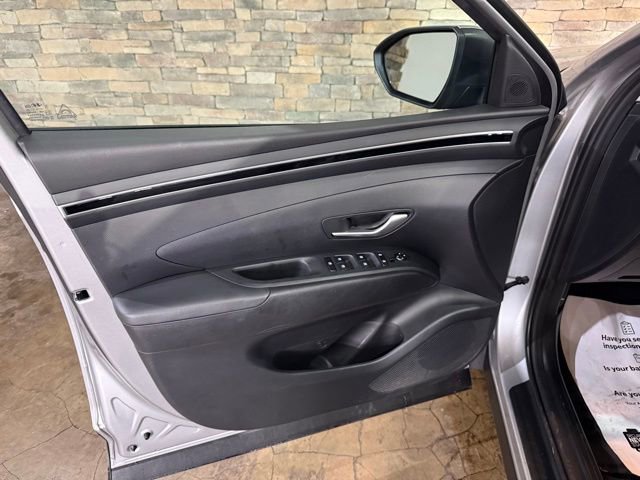 Used 2023 Hyundai Tucson SEL w/ Cargo Package AWD/4WD image 11