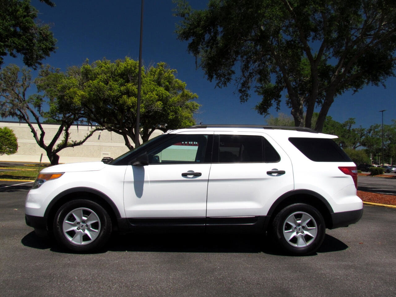 Used 2013 Ford Explorer FWD image 4