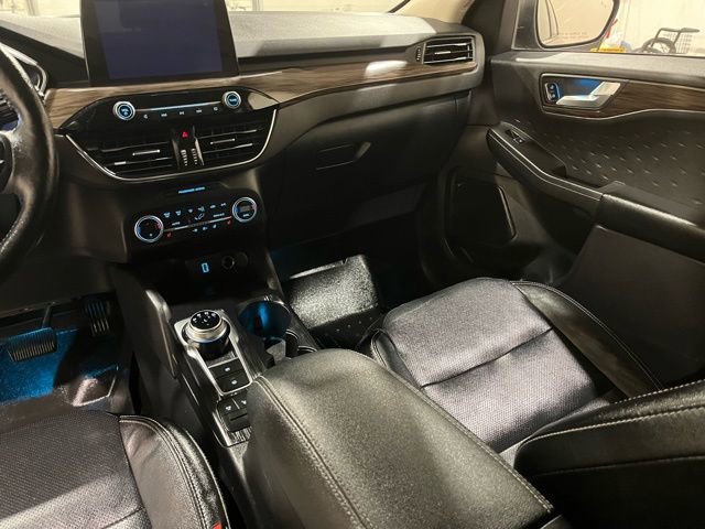 Used 2020 Ford Escape Titanium image 19