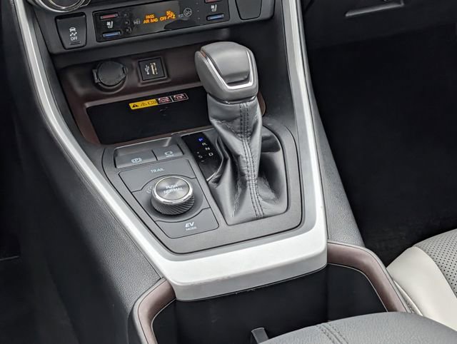 Used 2023 Toyota RAV4 Limited image 14