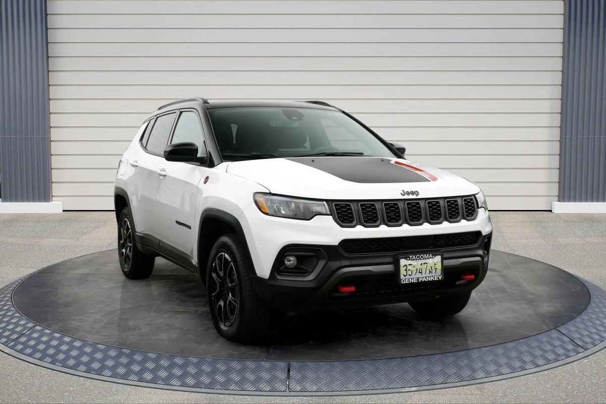 Used 2025 Jeep Compass Trailhawk