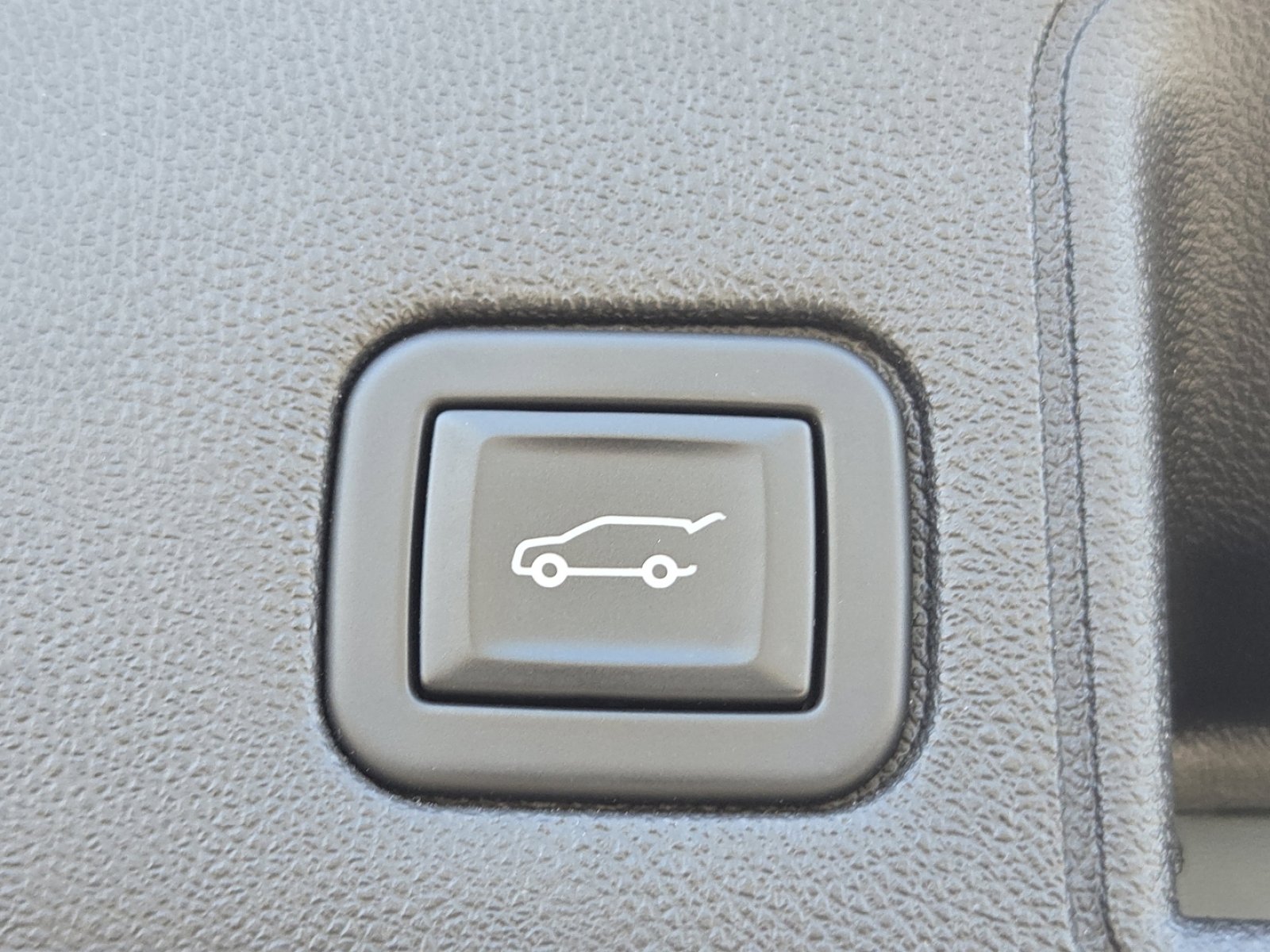 Used 2023 GMC Terrain SLT image 21