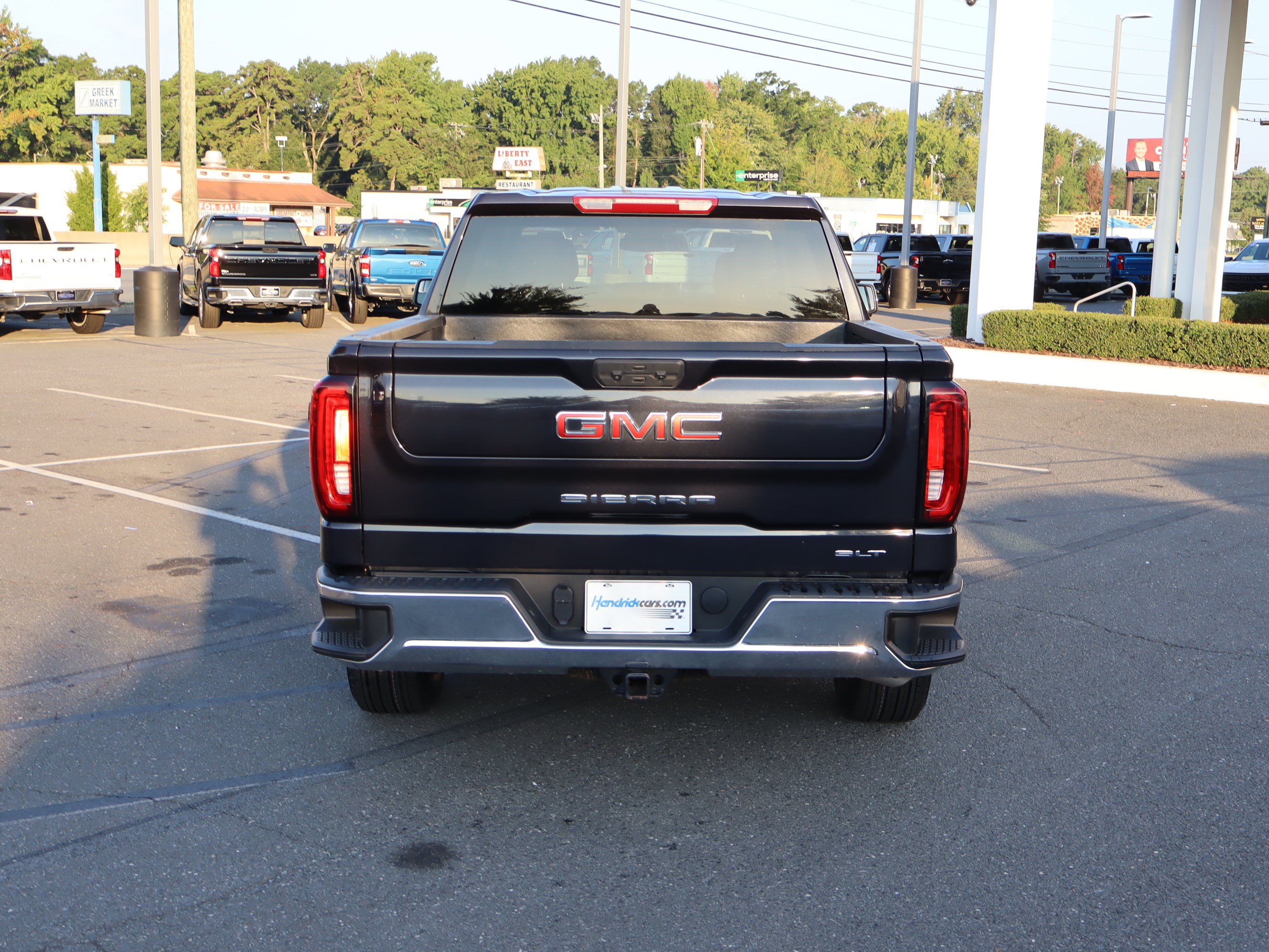 Used 2025 GMC Sierra 1500 SLT AWD/4WD image 9