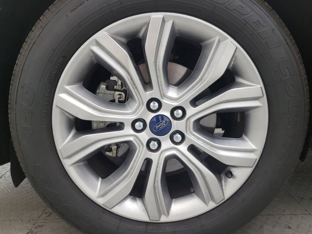 Used 2019 Ford Edge Titanium w/ Equipment Group 301A FWD image 31