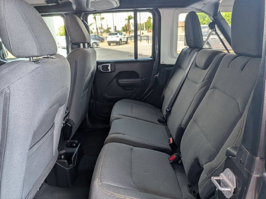 Used 2025 Jeep Wrangler Unlimited Sport AWD/4WD image 27