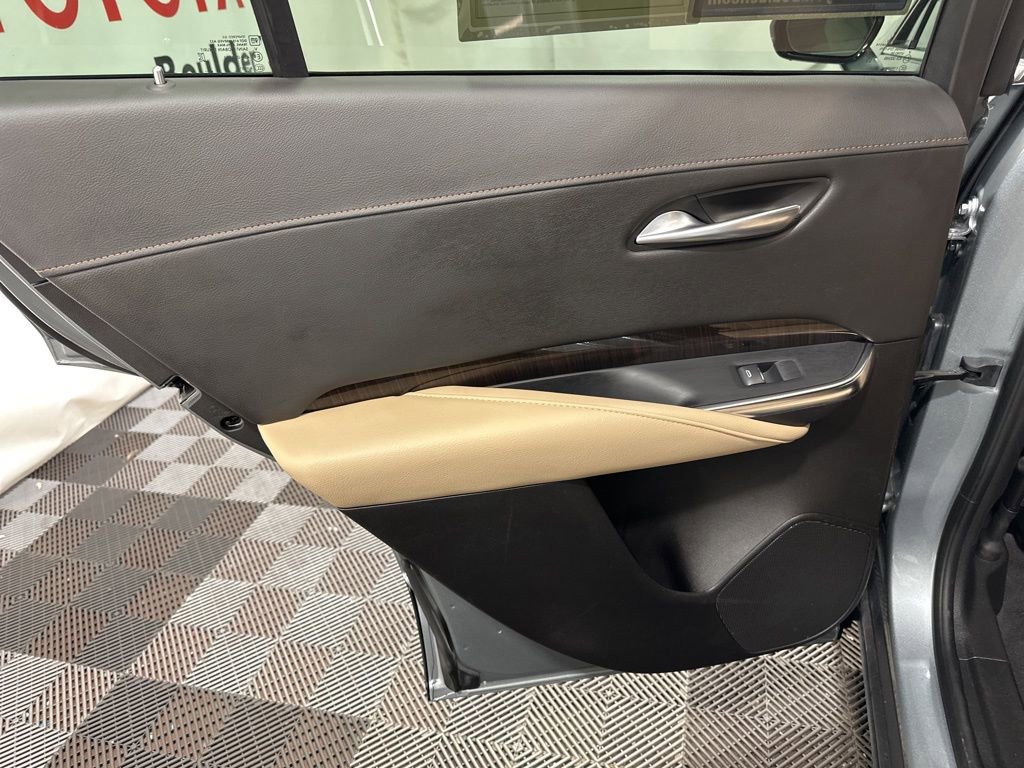 Used 2025 Cadillac XT4 Premium Luxury AWD/4WD image 17