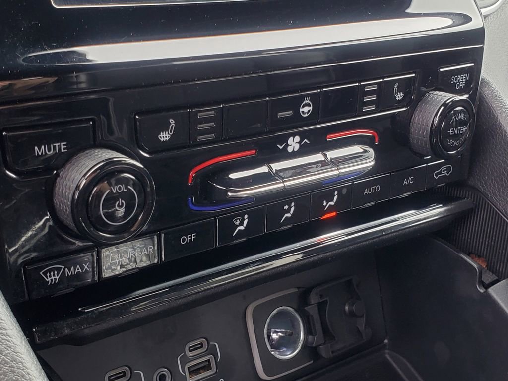 Used 2024 Jeep Grand Cherokee Altitude image 23