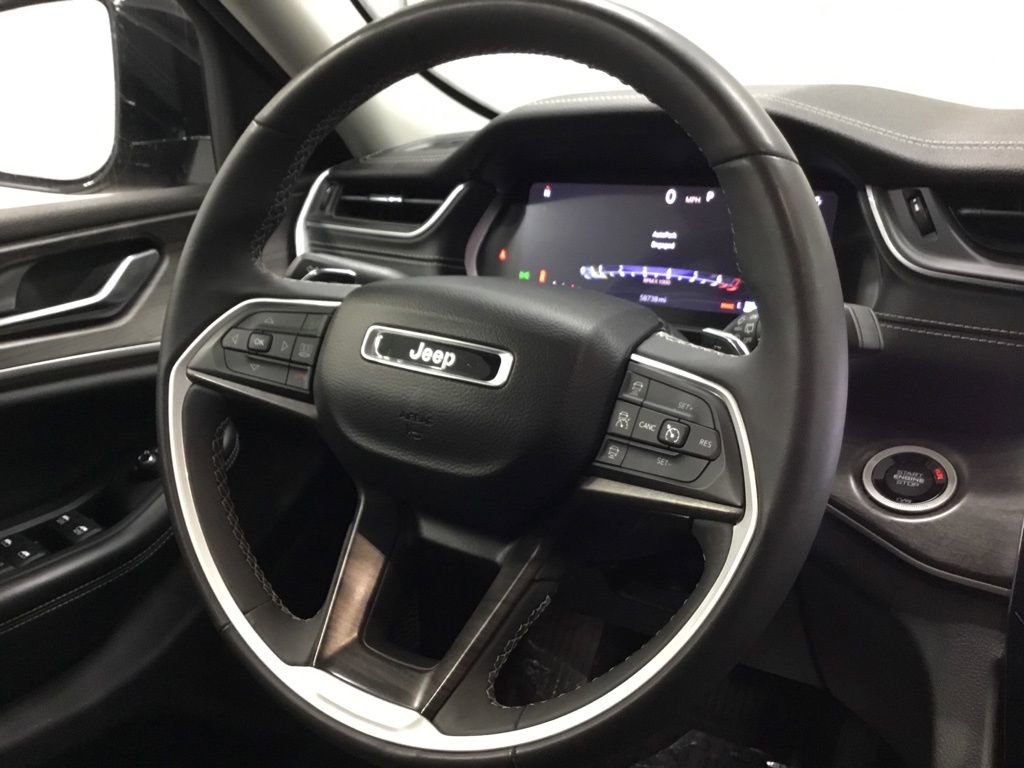 Used 2023 Jeep Grand Cherokee Limited image 41