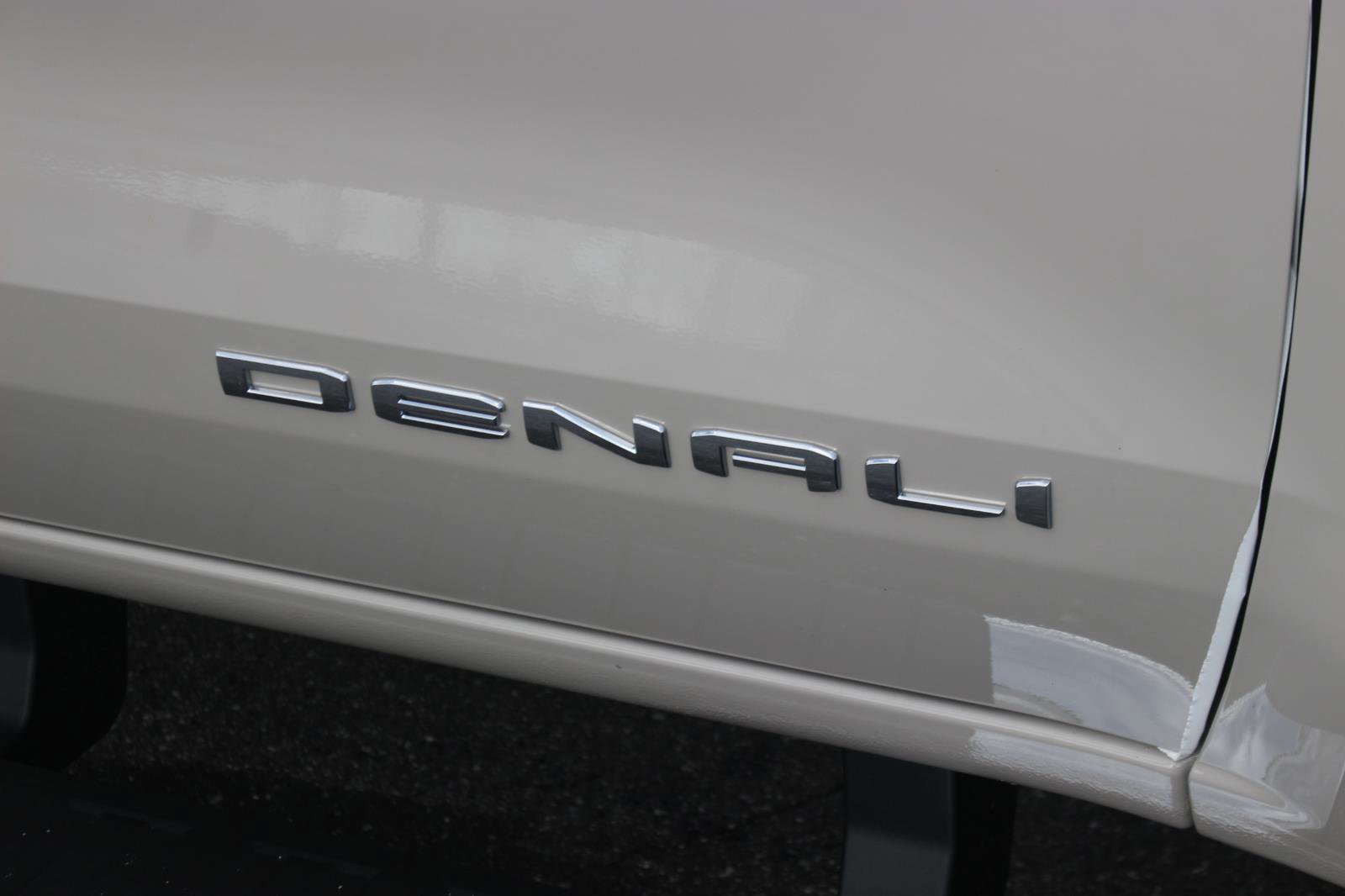 New 2026 GMC Canyon Denali image 10