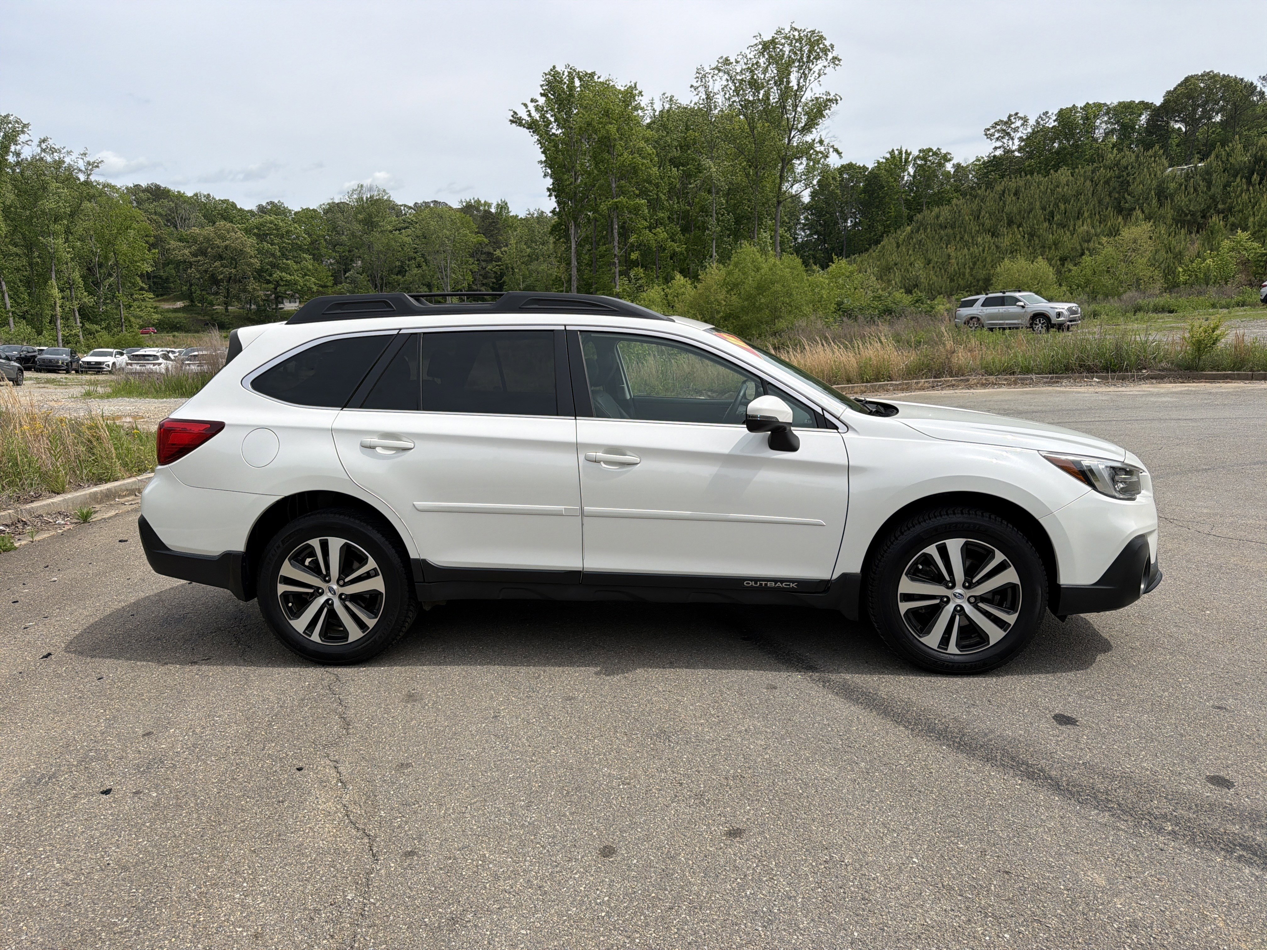 Used 2018 Subaru Outback 2.5i Limited AWD/4WD image 4