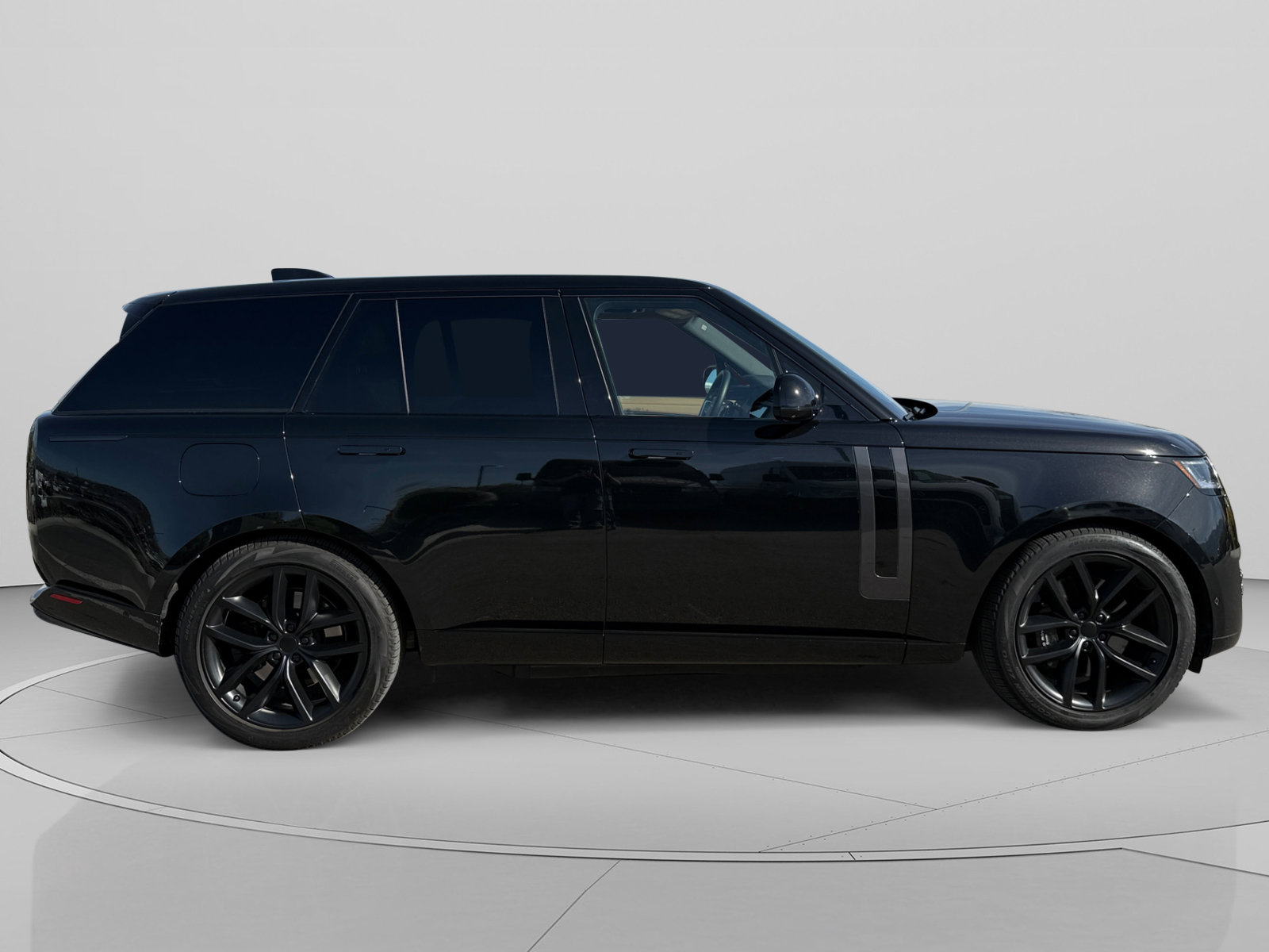 Used 2025 Land Rover Range Rover SE image 6