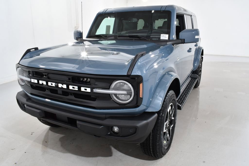 New 2025 Ford Bronco Outer Banks image 2