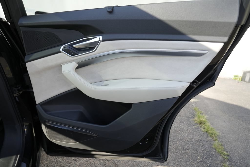 Used 2019 Audi e-tron Prestige AWD/4WD image 44