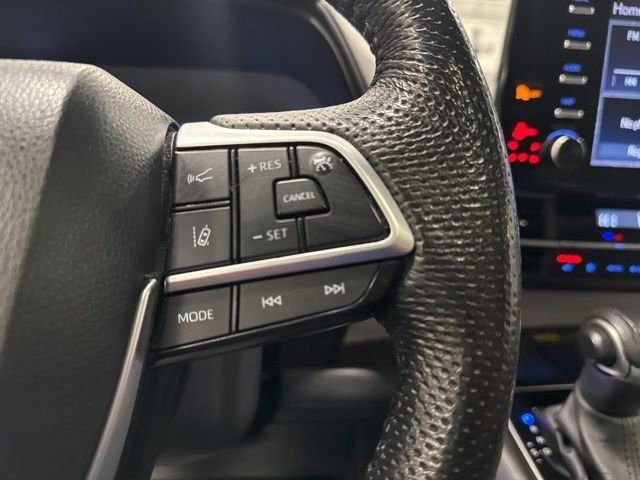 Certified 2024 Toyota Sienna Limited image 16