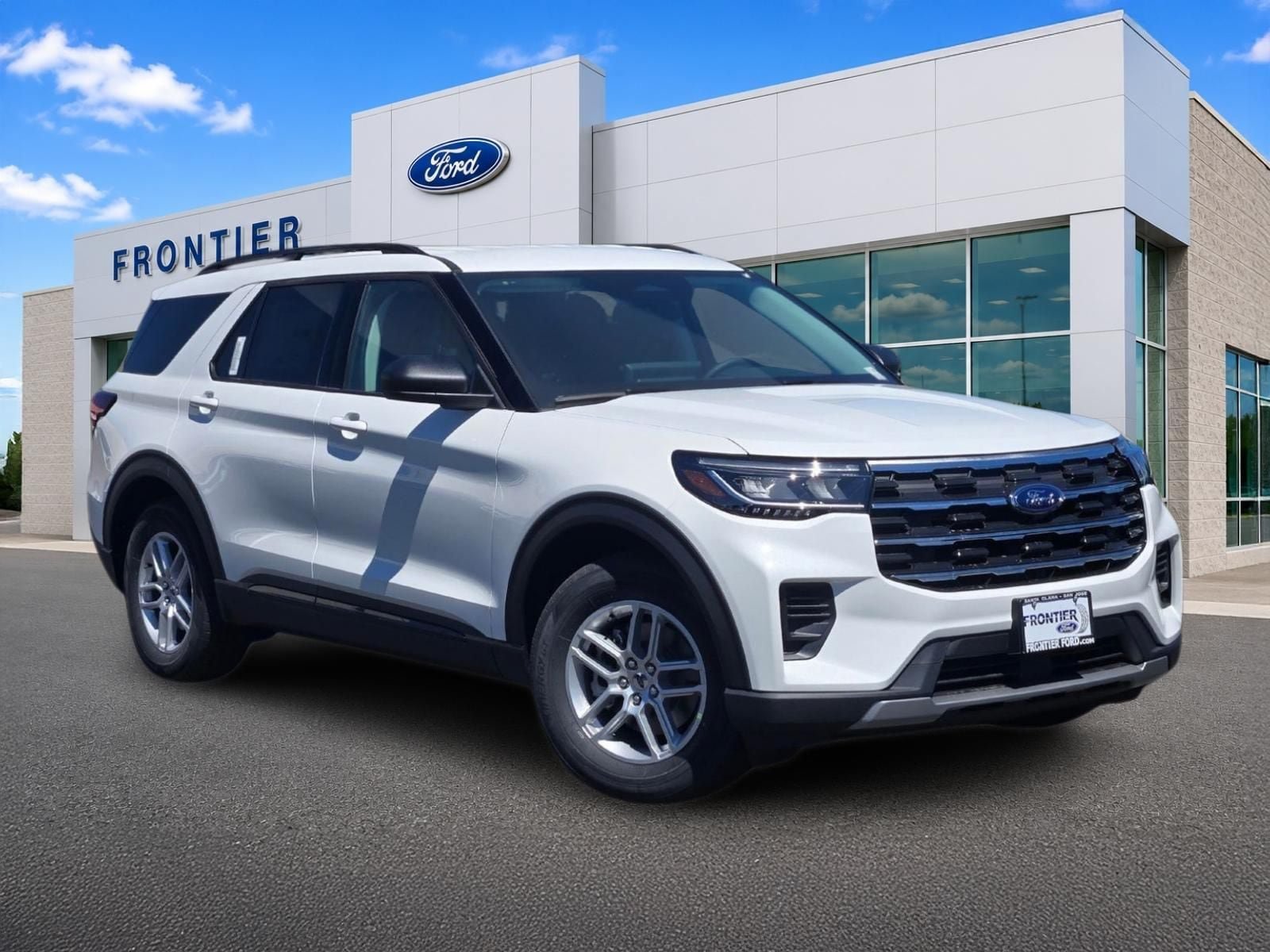 New 2026 Ford Explorer Active RWD image 2