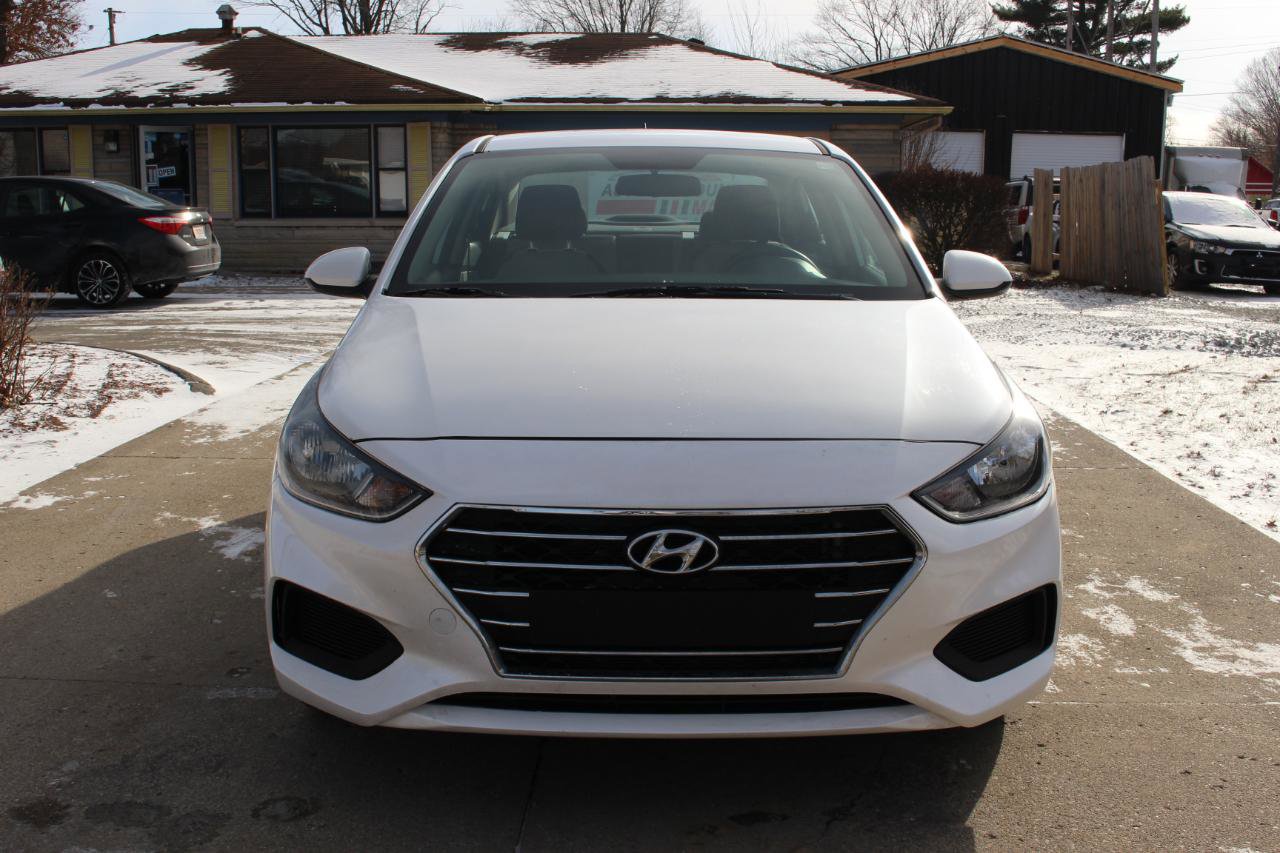 Used 2019 Hyundai Accent SE image 3