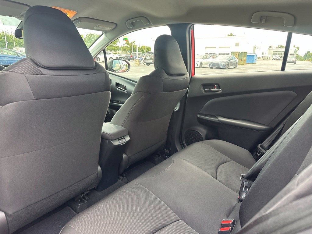 Certified 2021 Toyota Prius L Eco FWD image 21
