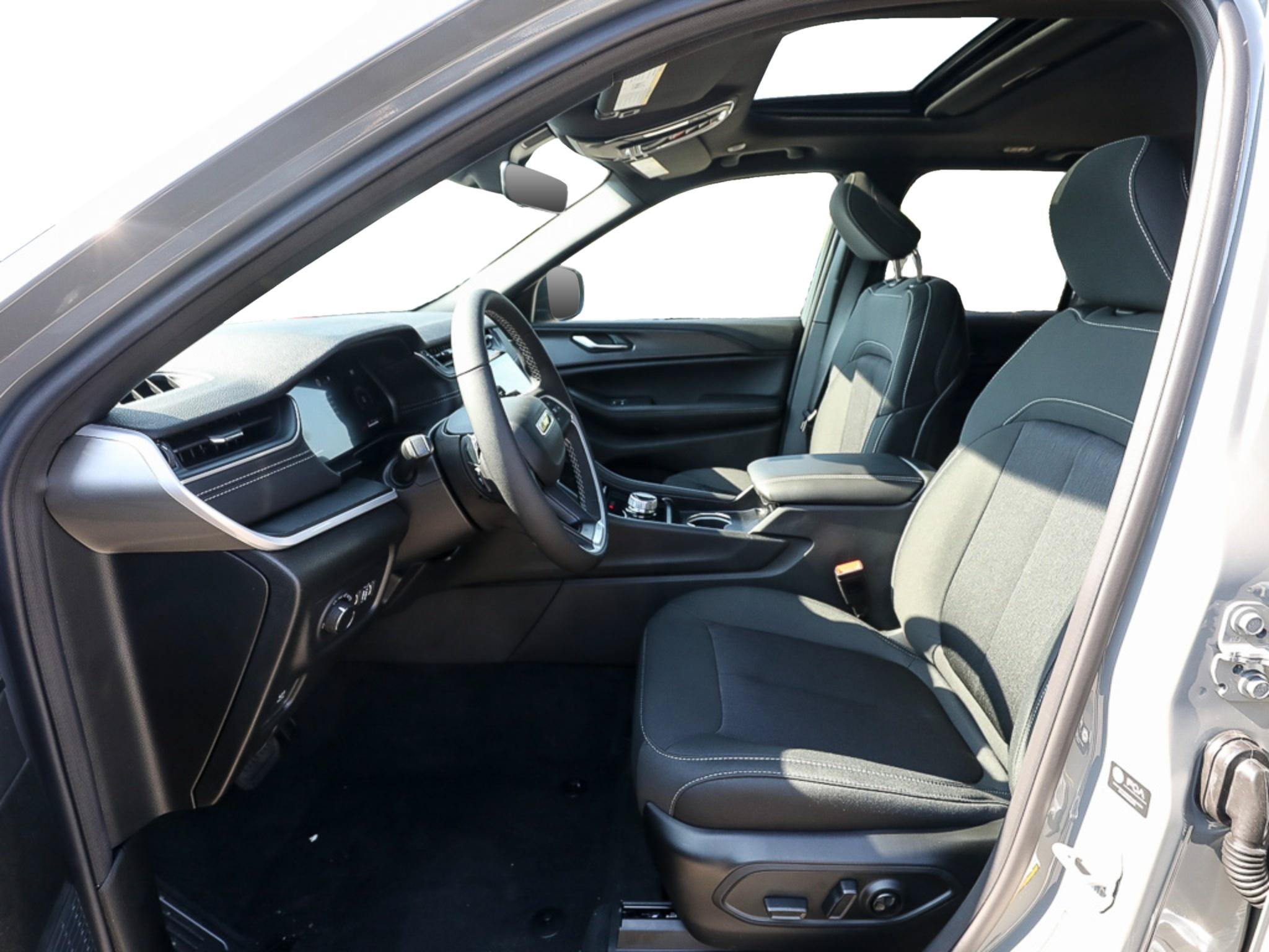New 2027 Jeep Grand Cherokee Laredo X AWD/4WD image 12