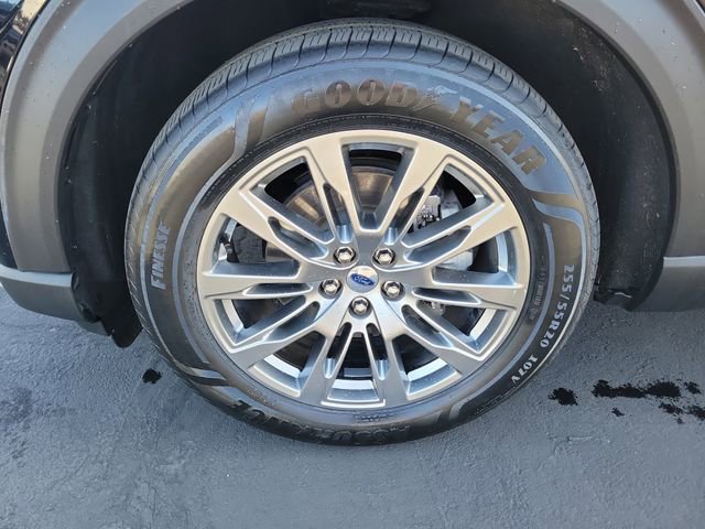 Certified 2025 Ford Explorer Platinum AWD/4WD image 32