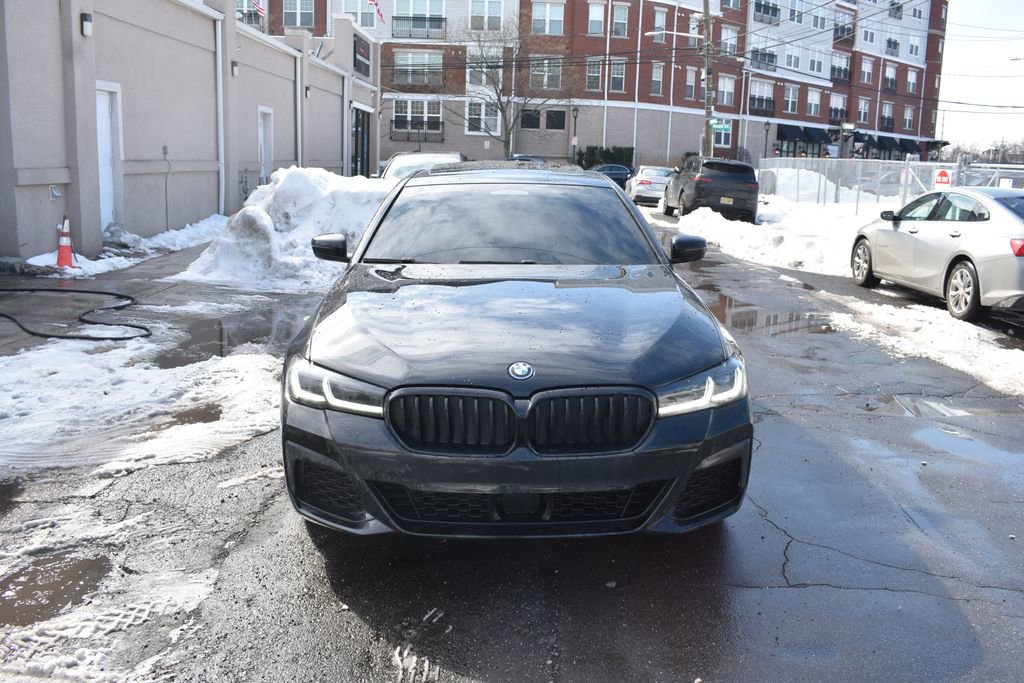 Used 2023 BMW 530e xDrive w/ Executive Package image 3