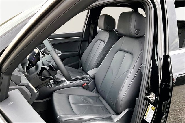Used 2025 Audi Q3 2.0T Premium w/ Convenience Package image 27