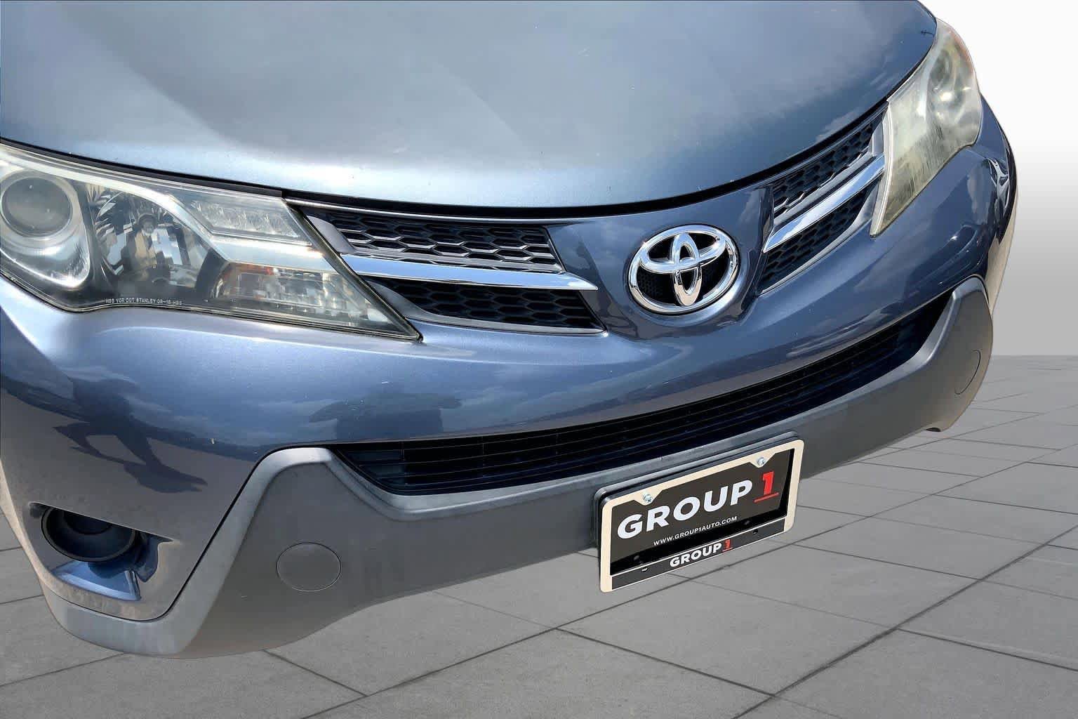 Used 2013 Toyota RAV4 LE FWD image 29