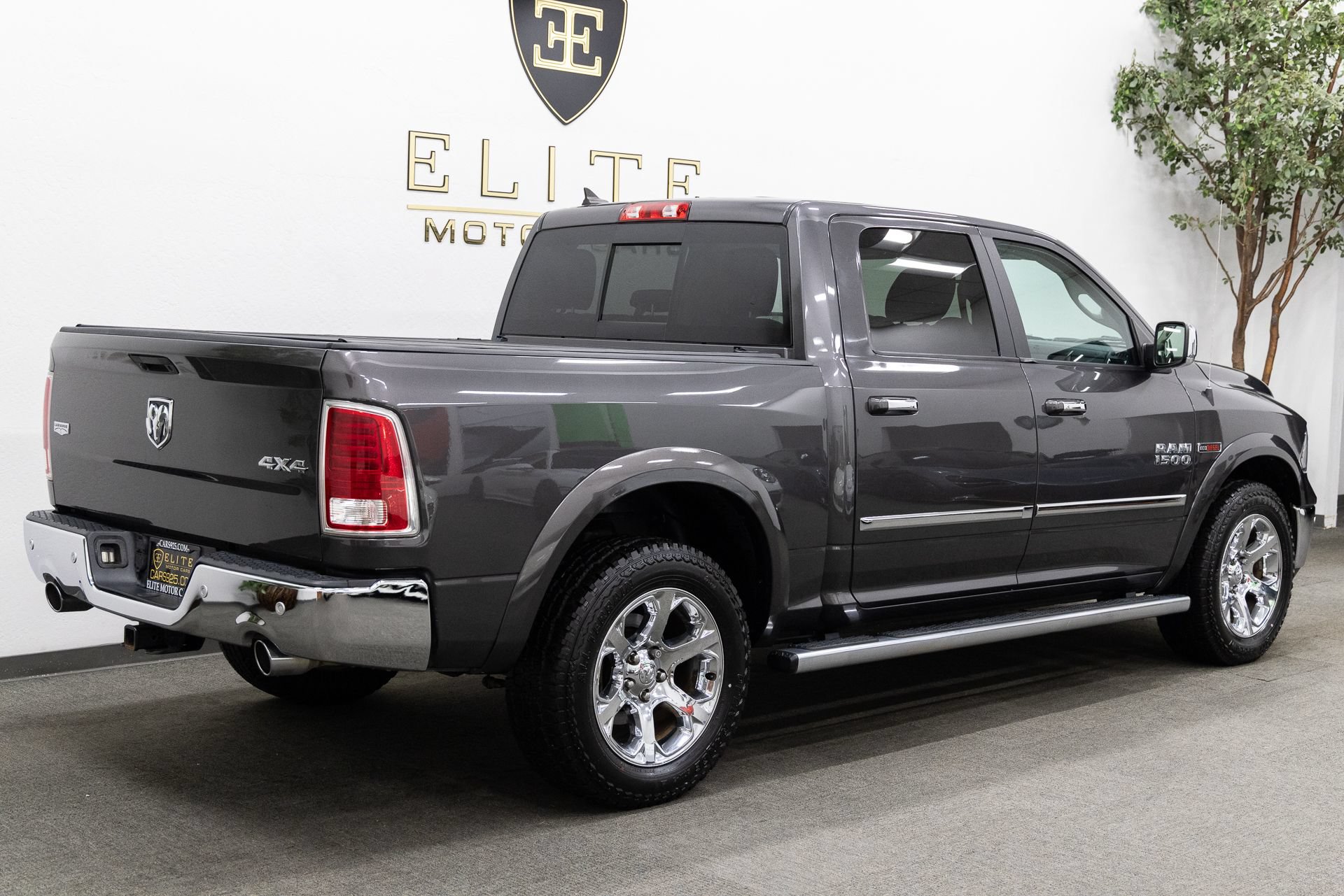 Used 2016 RAM 1500 Laramie w/ Convenience Group AWD/4WD image 11
