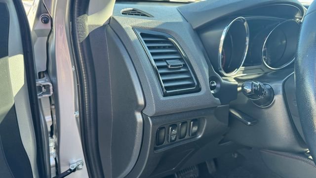 Used 2022 Mitsubishi Outlander Sport SE image 21