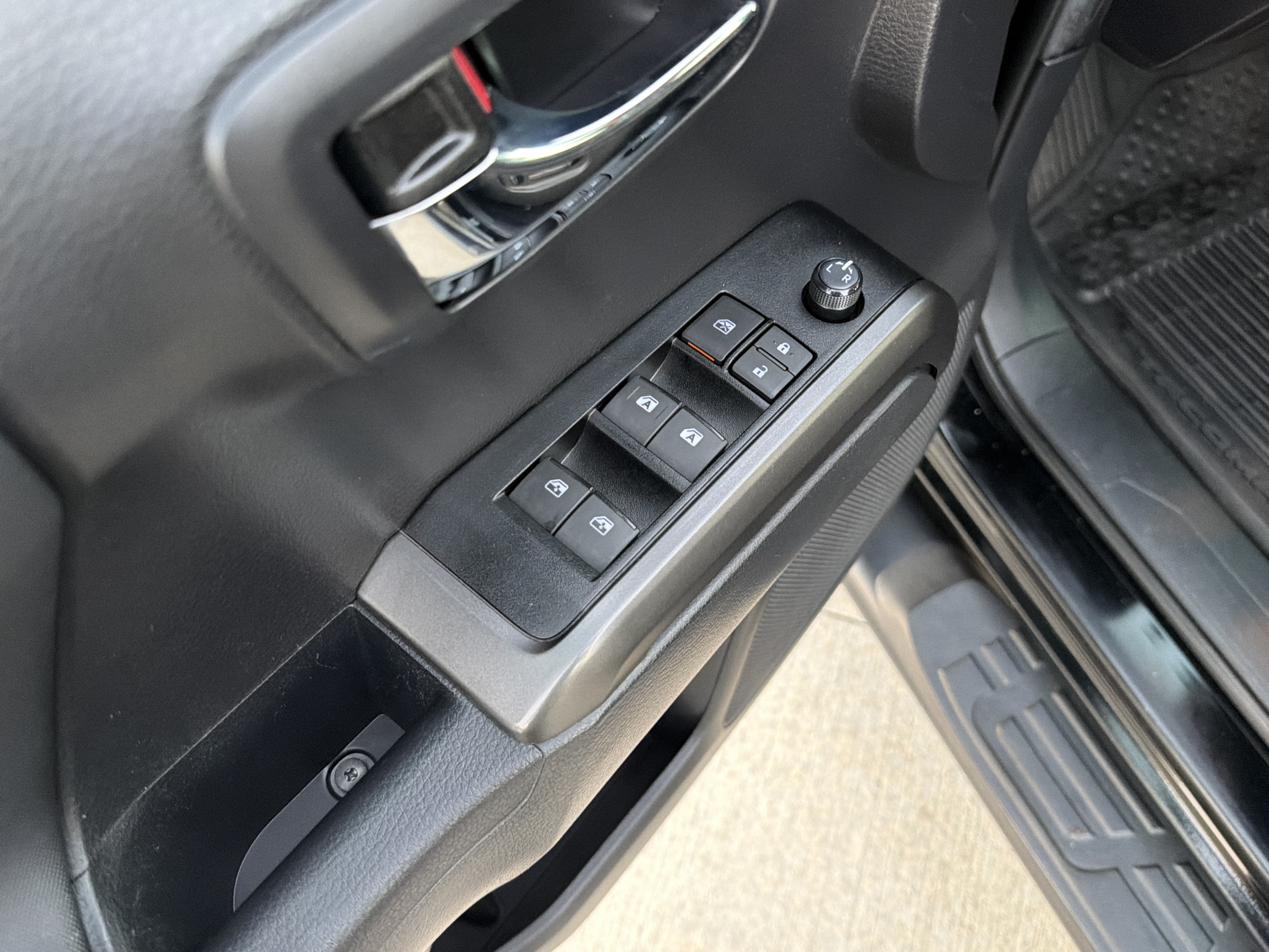 Used 2023 Toyota Tacoma TRD Sport AWD/4WD image 15