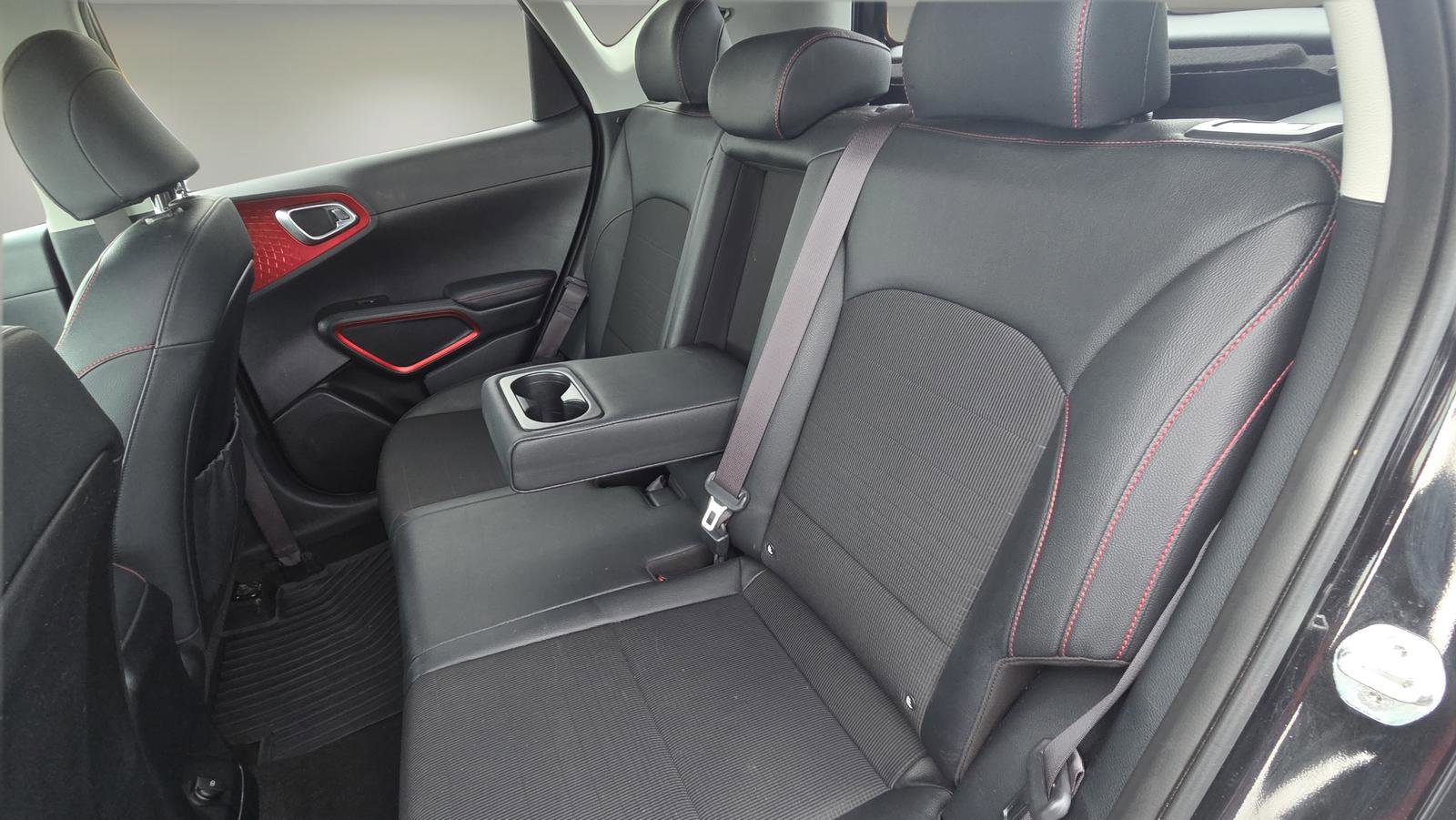 Used 2020 Kia Soul GT-Line Turbo FWD image 25