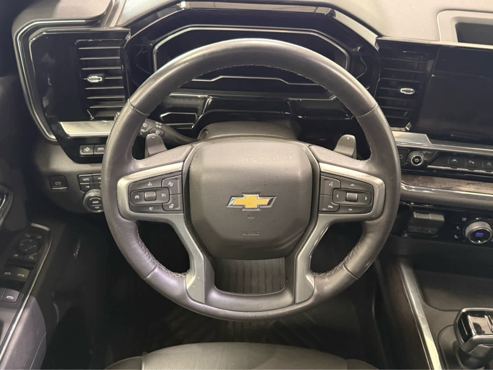 Certified 2023 Chevrolet Silverado 1500 LTZ w/ LTZ Premium Package AWD/4WD image 20
