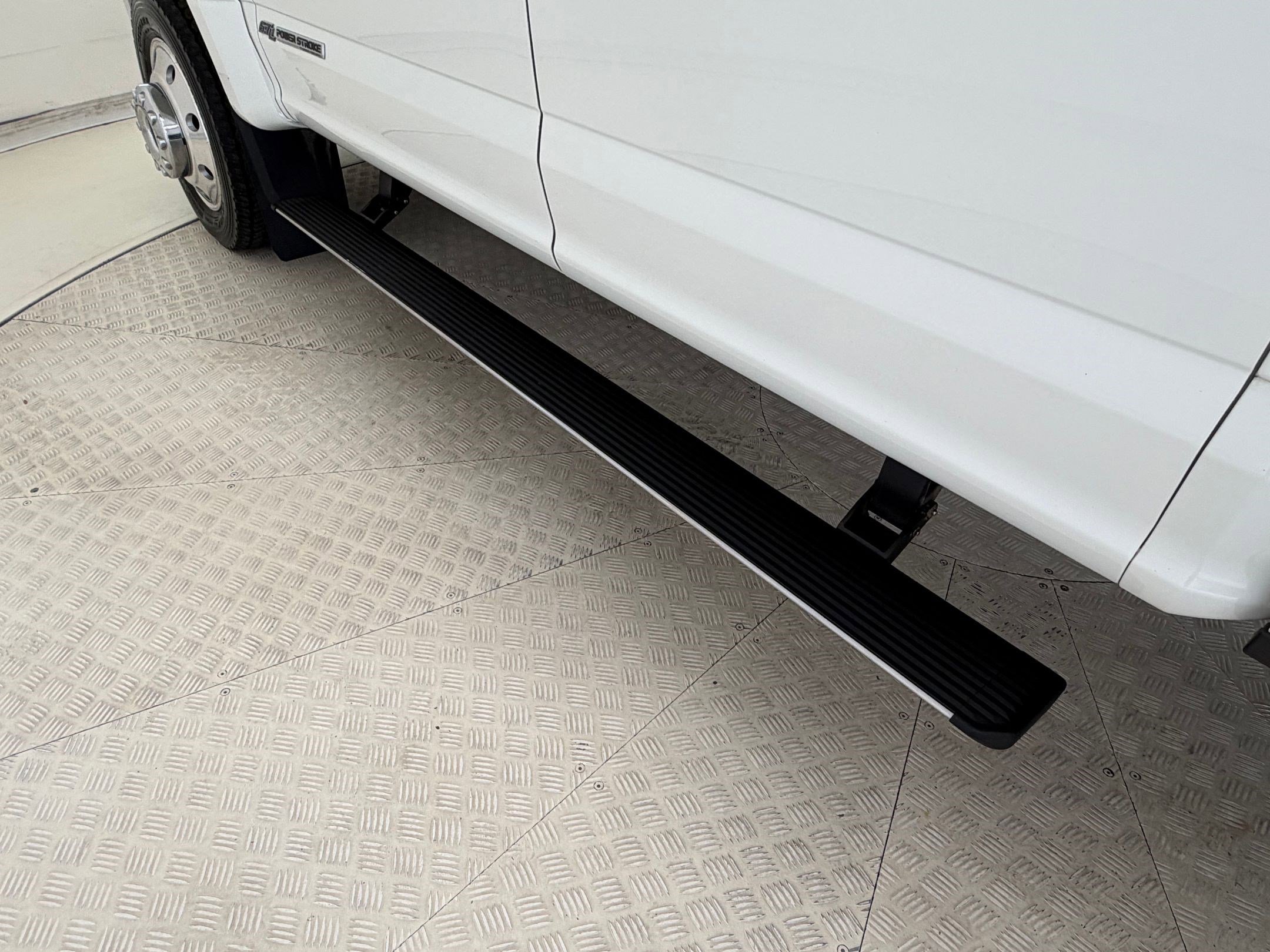 Certified 2022 Ford F450 Platinum w/ FX4 Off-Road Package image 28