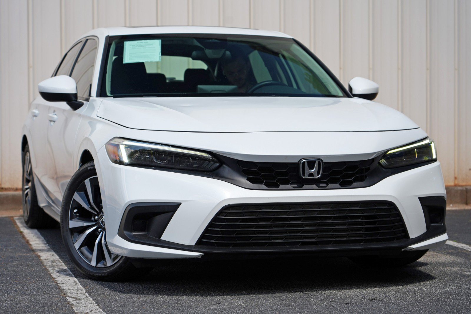 Used 2022 Honda Civic EX-L image 2