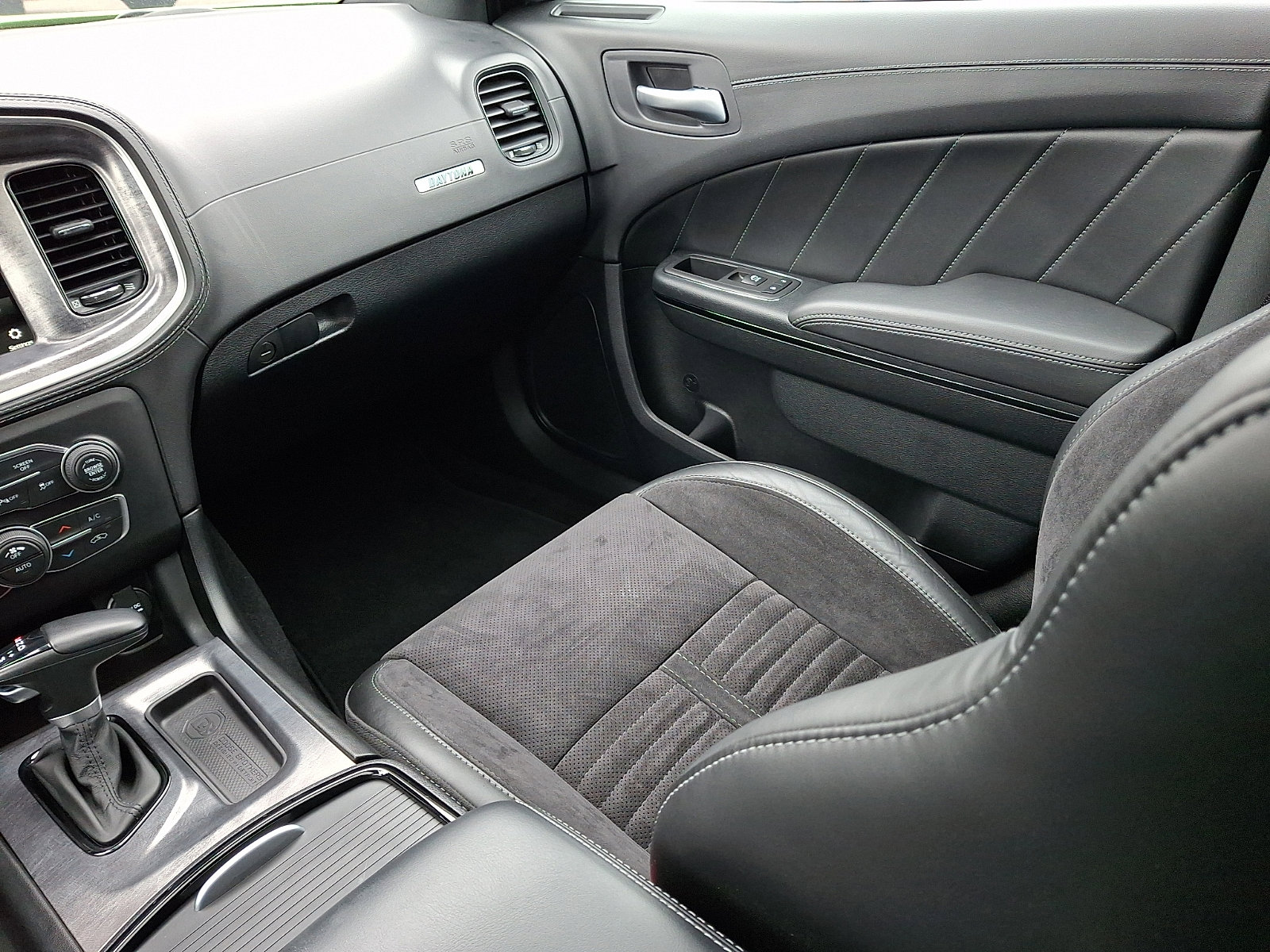 Used 2023 Dodge Charger Scat Pack w/ Daytona Edition Group image 16