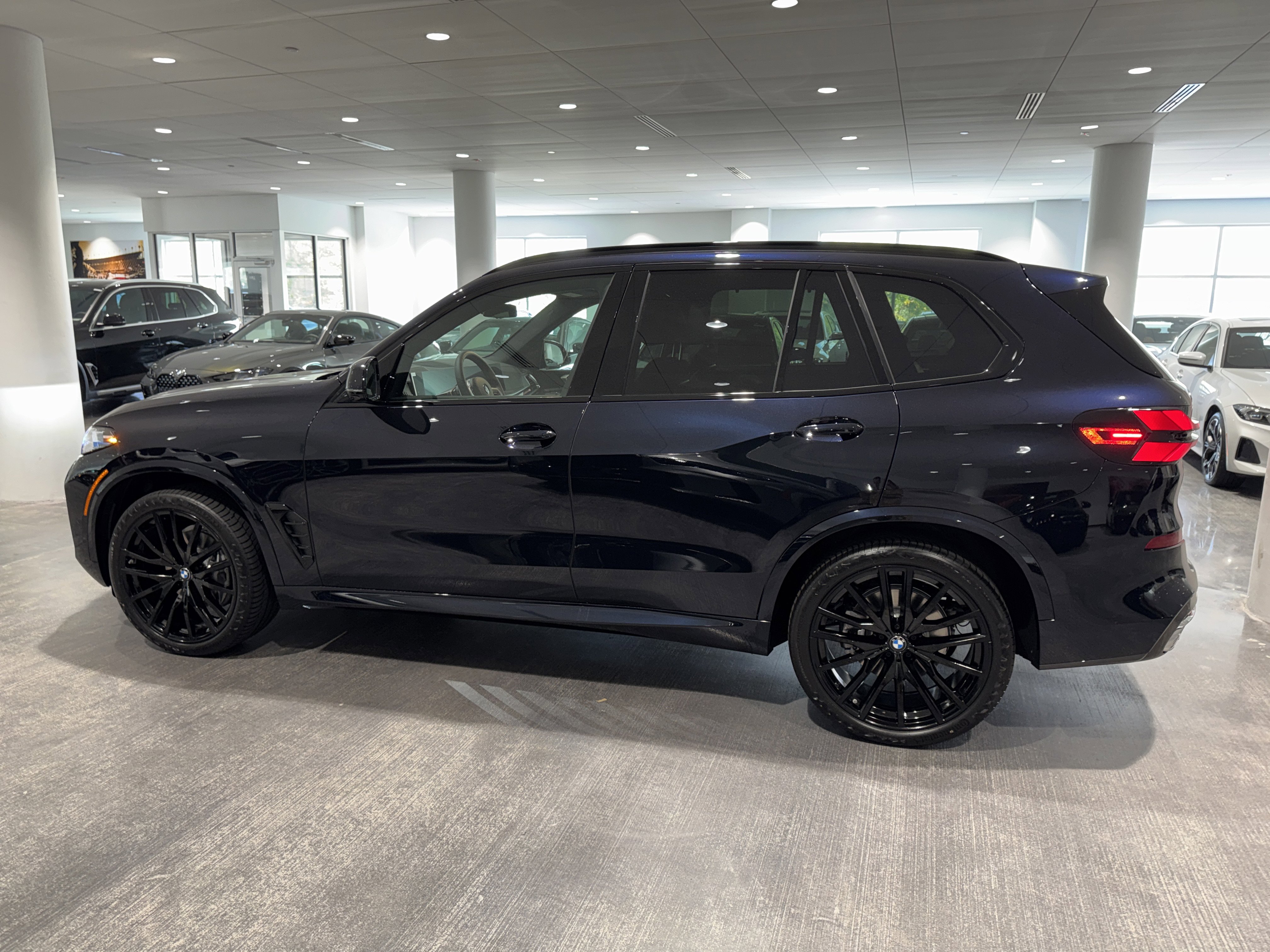 New 2026 BMW X5 sDrive40i w/ Executive Package image 4